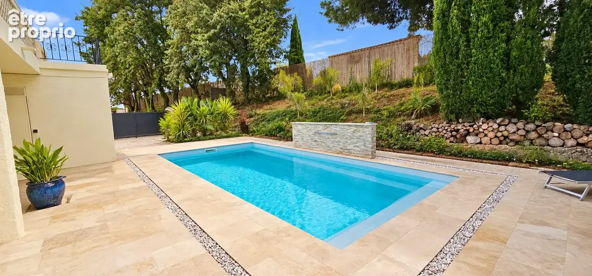 Maison à ROQUEBRUNE-SUR-ARGENS