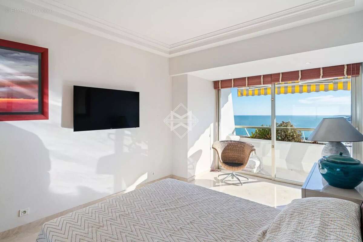 Appartement à VILLENEUVE-LOUBET