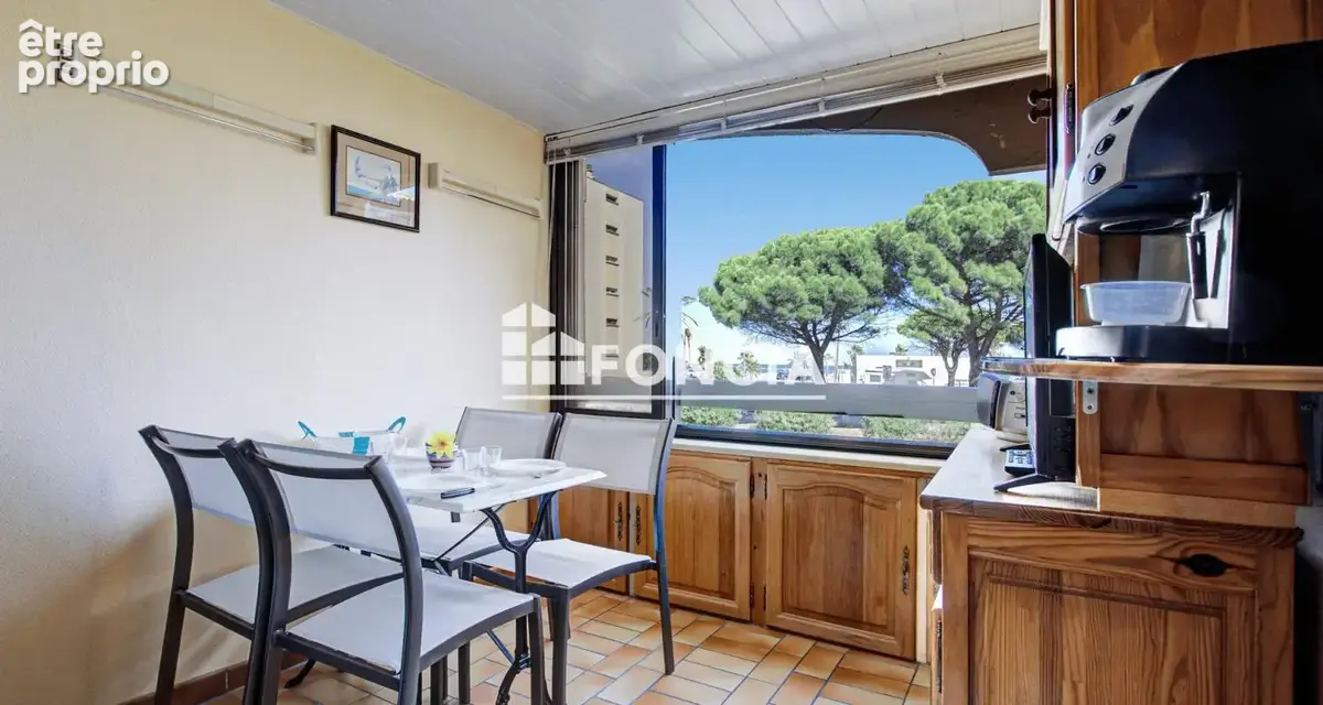 T2 Cabine Vue Mer – Proche Plage & Commodités – Meublé avec Parking – 1er Étage - photo 2
