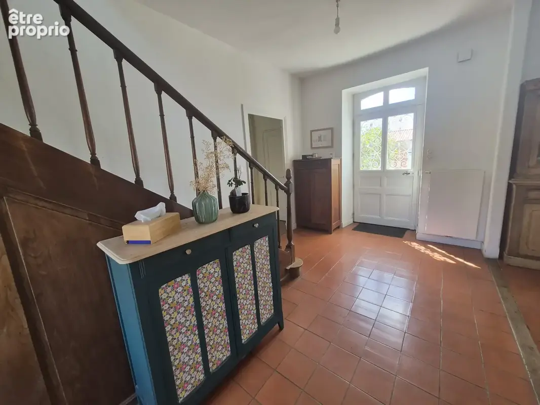 Maison en pierre de caractère   106 m2   3 chambres + bureau   Dépendances   Terrain clos de 645 m2 - photo 8