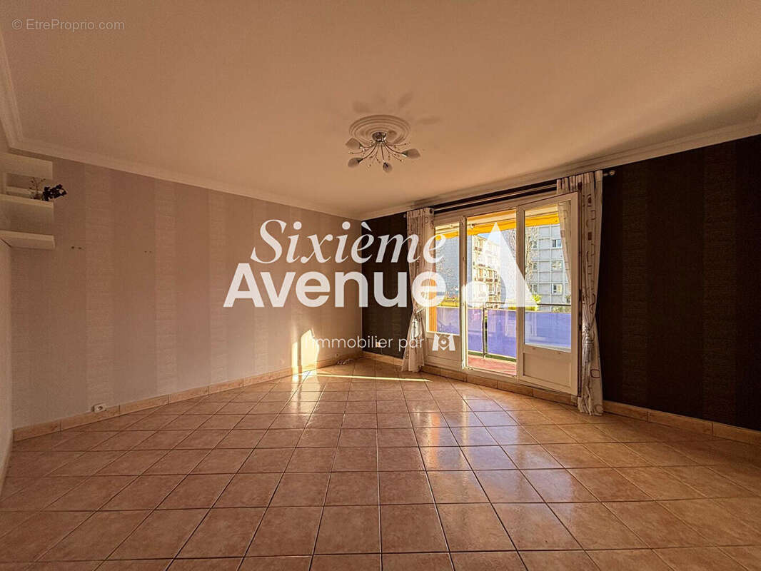 Appartement à SARTROUVILLE