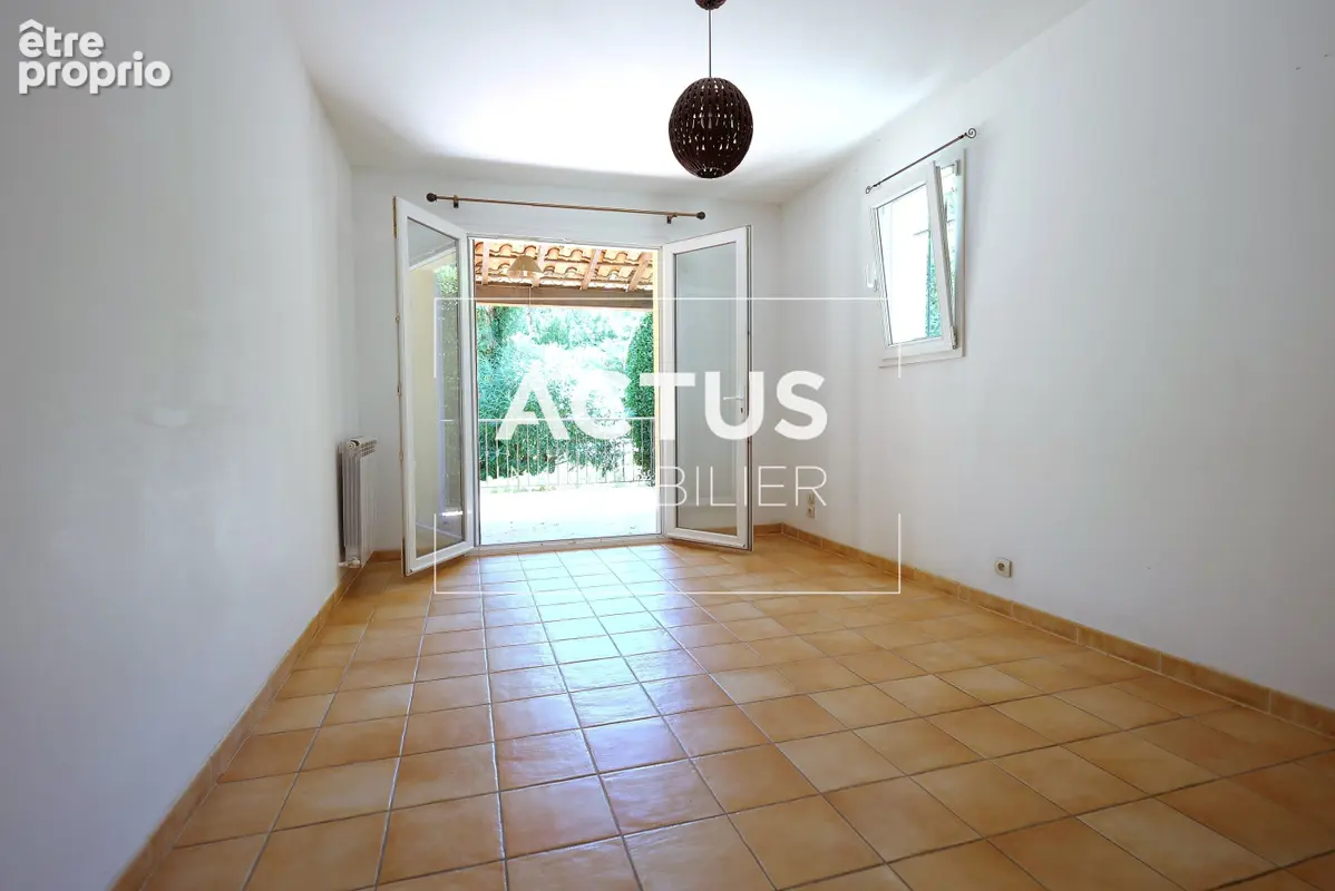 Maison 6 pièces 148 m² à vendre à Eyguieres (13430) - photo 6
