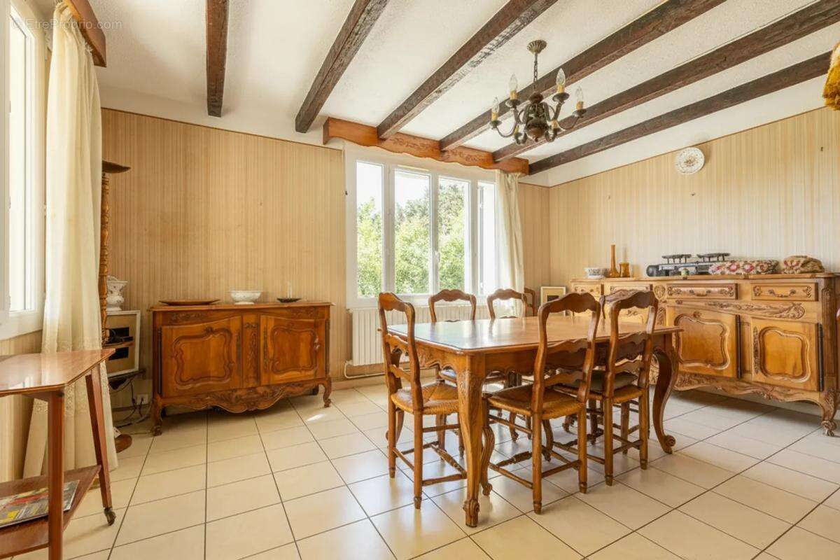 Maison à PELISSANNE