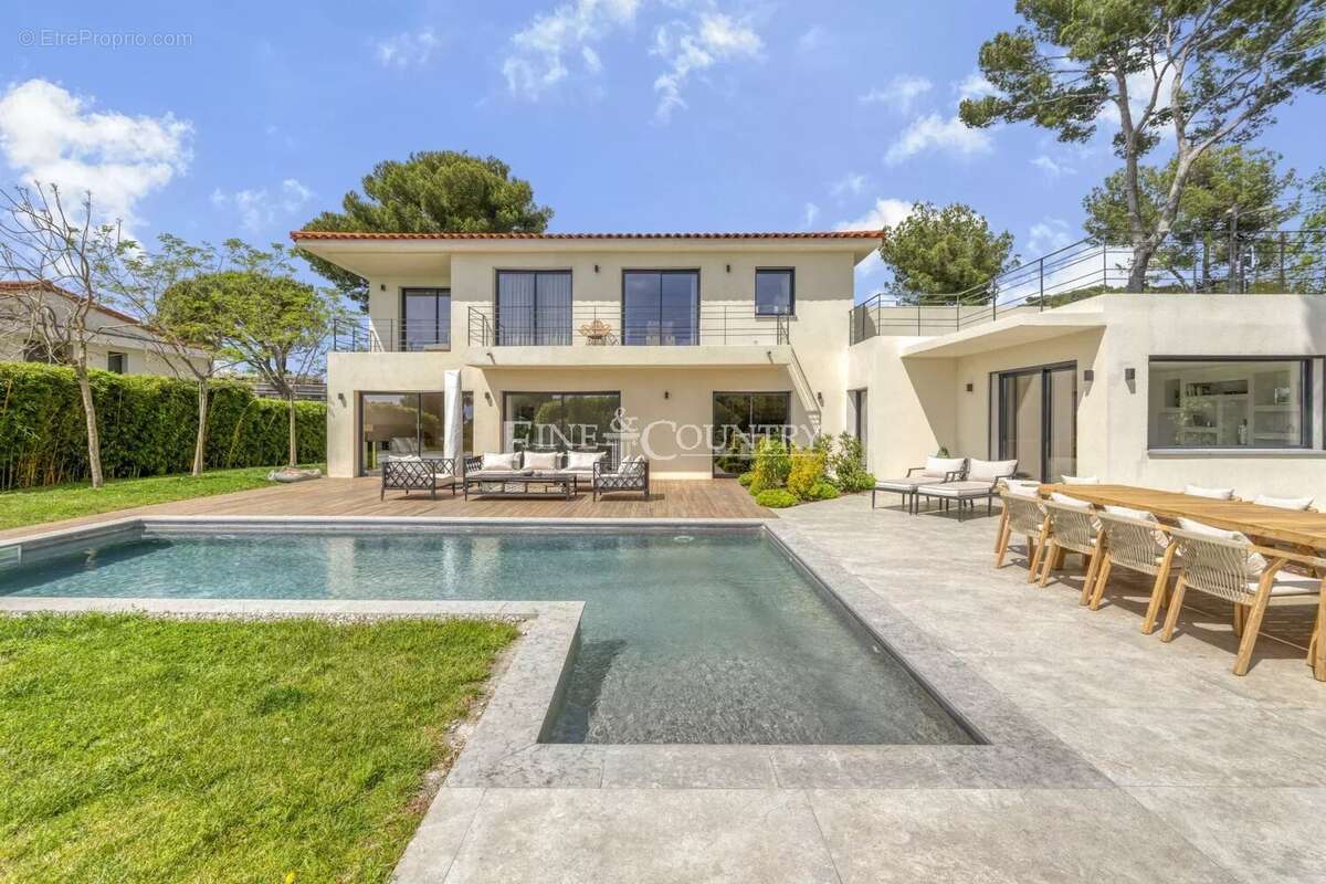 Maison à LE CANNET