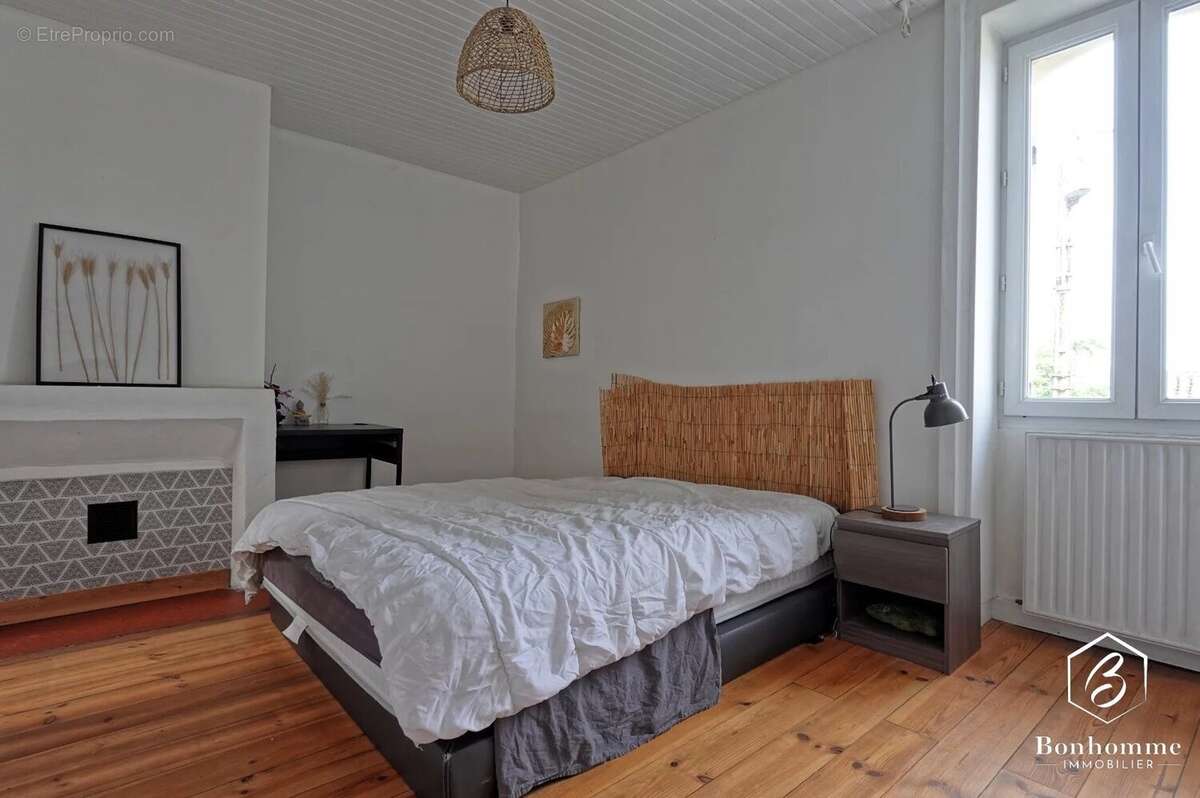 Maison 3 pièces - 105m2 - LESTIAC SUR GARONNE - photo 9