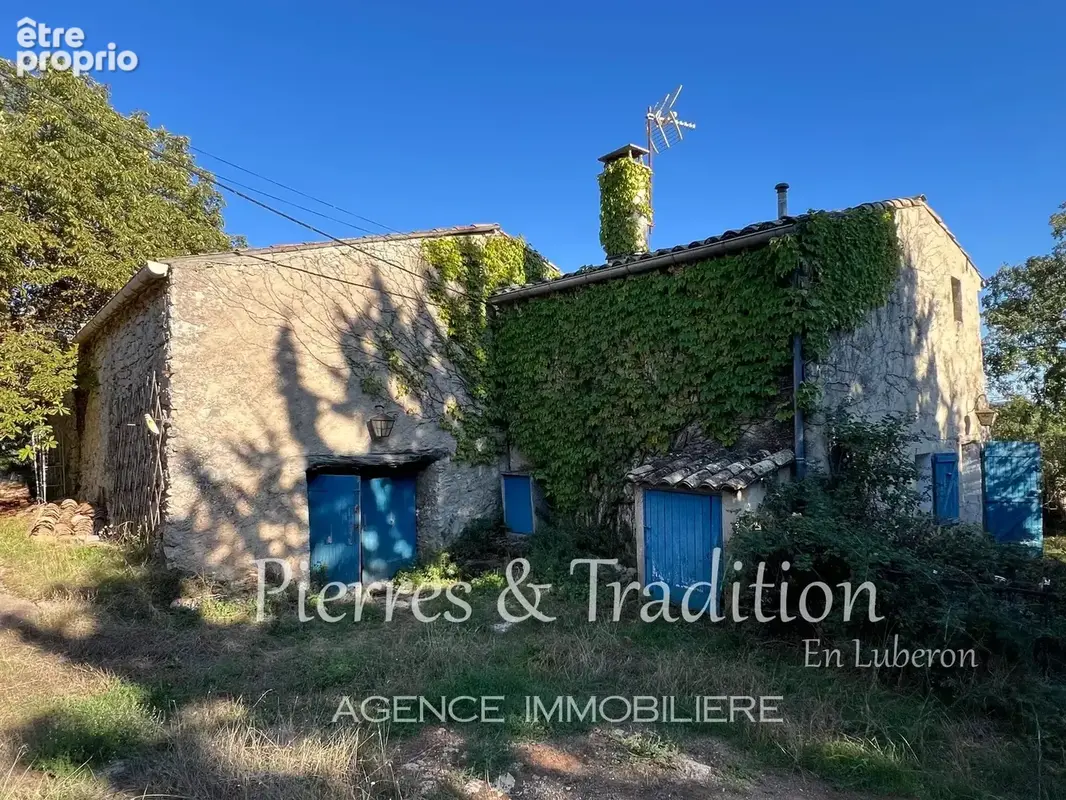 Reillanne, ancienne ferme à rénover avec dépendances sur 17HA - photo 5