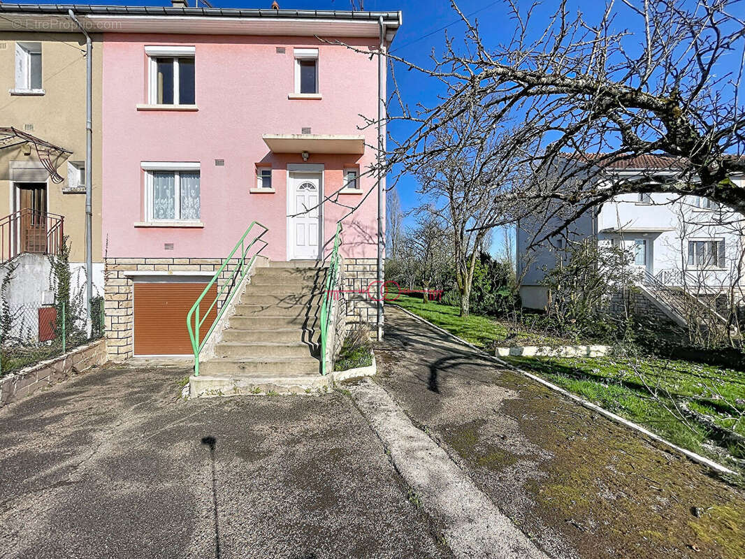 Maison à SAINTE-MENEHOULD