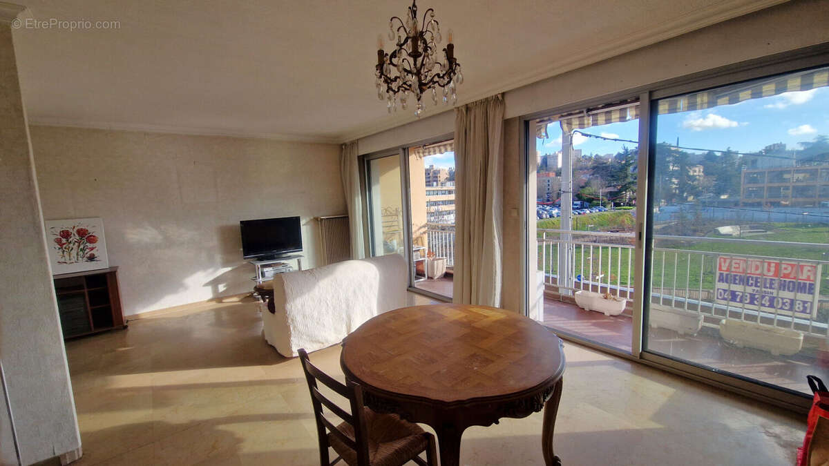 Appartement à TASSIN-LA-DEMI-LUNE