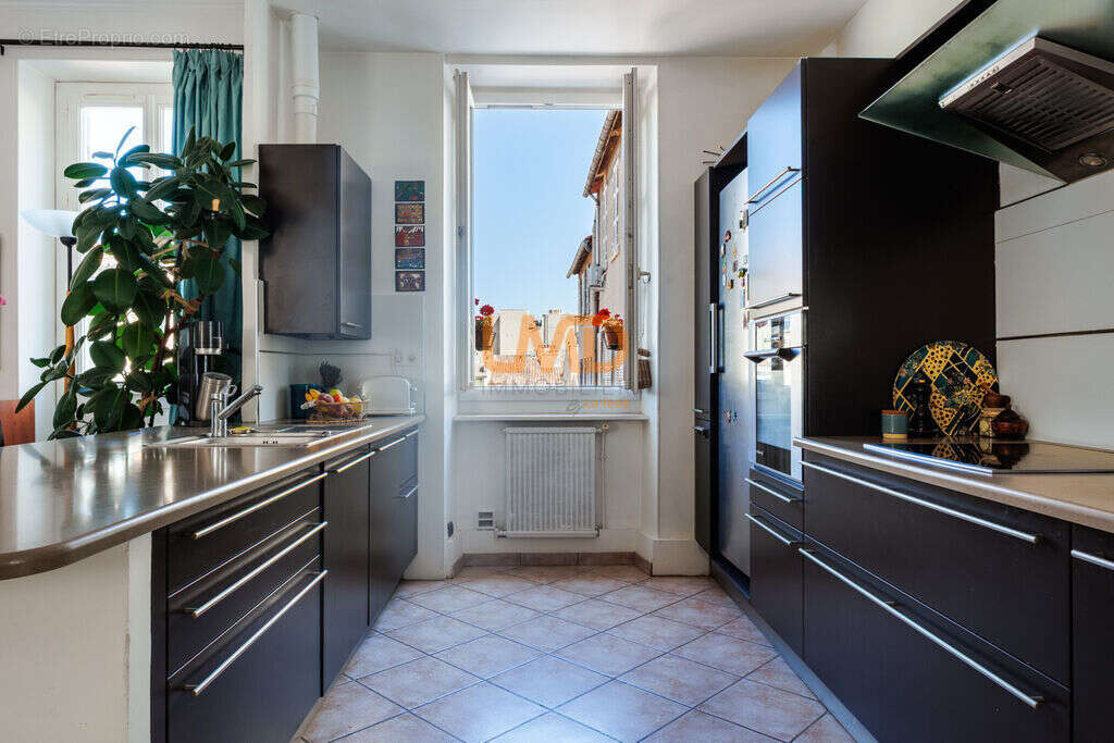 Appartement à MARSEILLE-6E