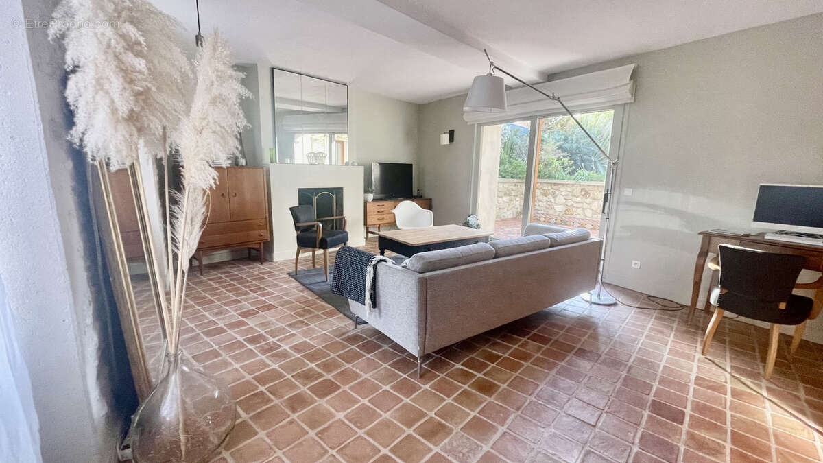 Maison à CRESPIERES