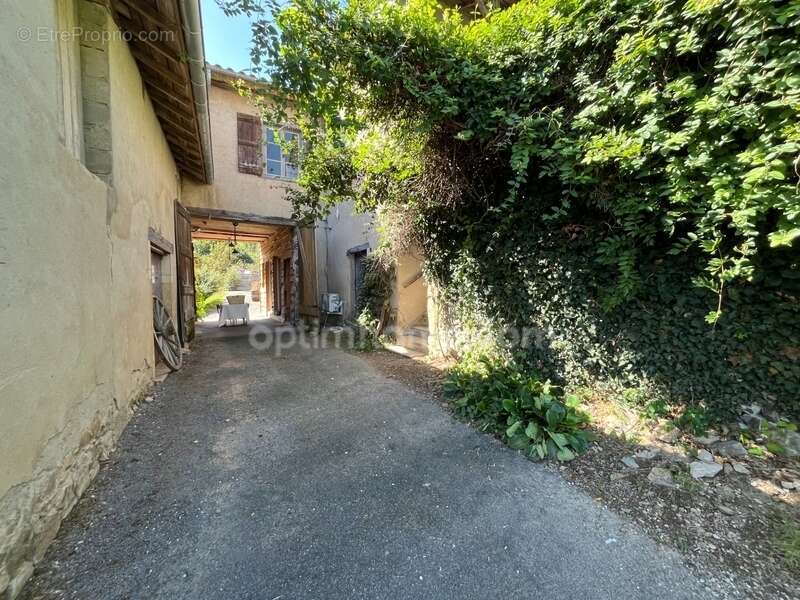 Maison à SAINT-DIDIER-SUR-BEAUJEU