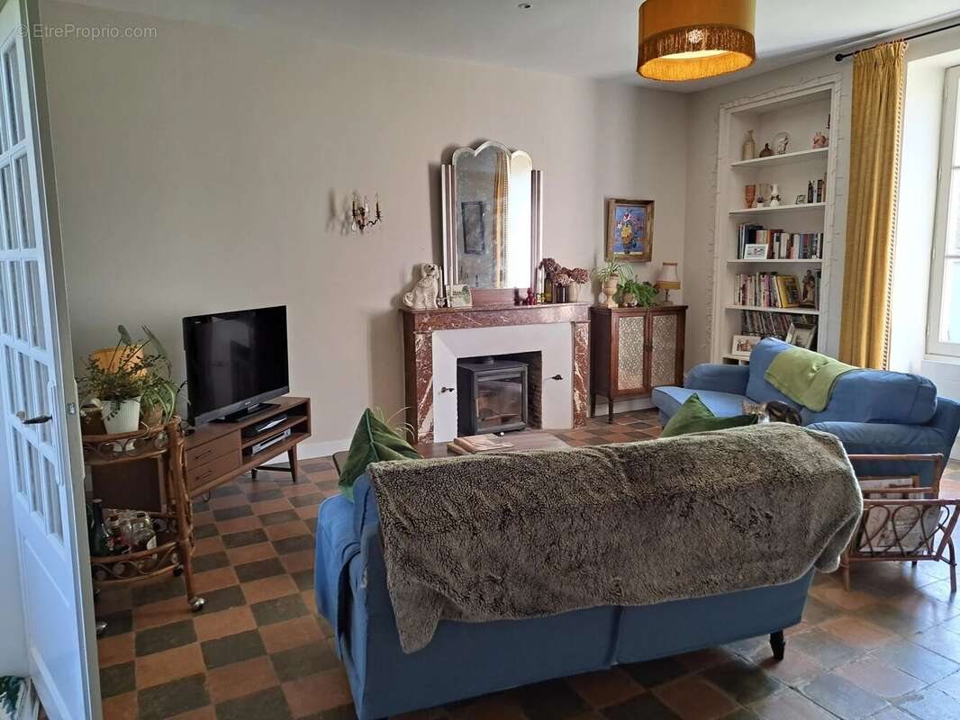 Maison à MONTMORILLON