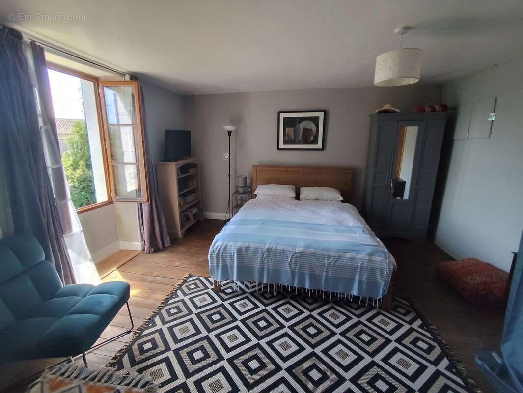 Joli cottage de 3 chambres avec grand jardin et grange, près de Civray - photo 10