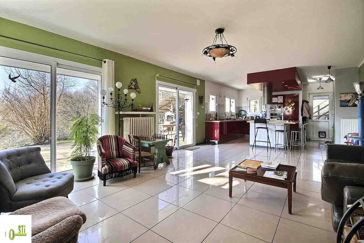 Photo 1 - Maison à ROGNY-LES-SEPT-ECLUSES