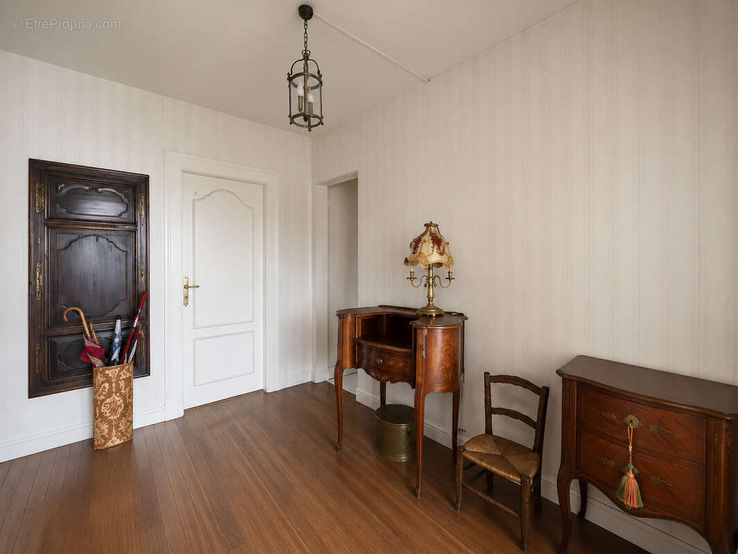 Appartement - 91,78 m2 - 4 Pièces - photo 2