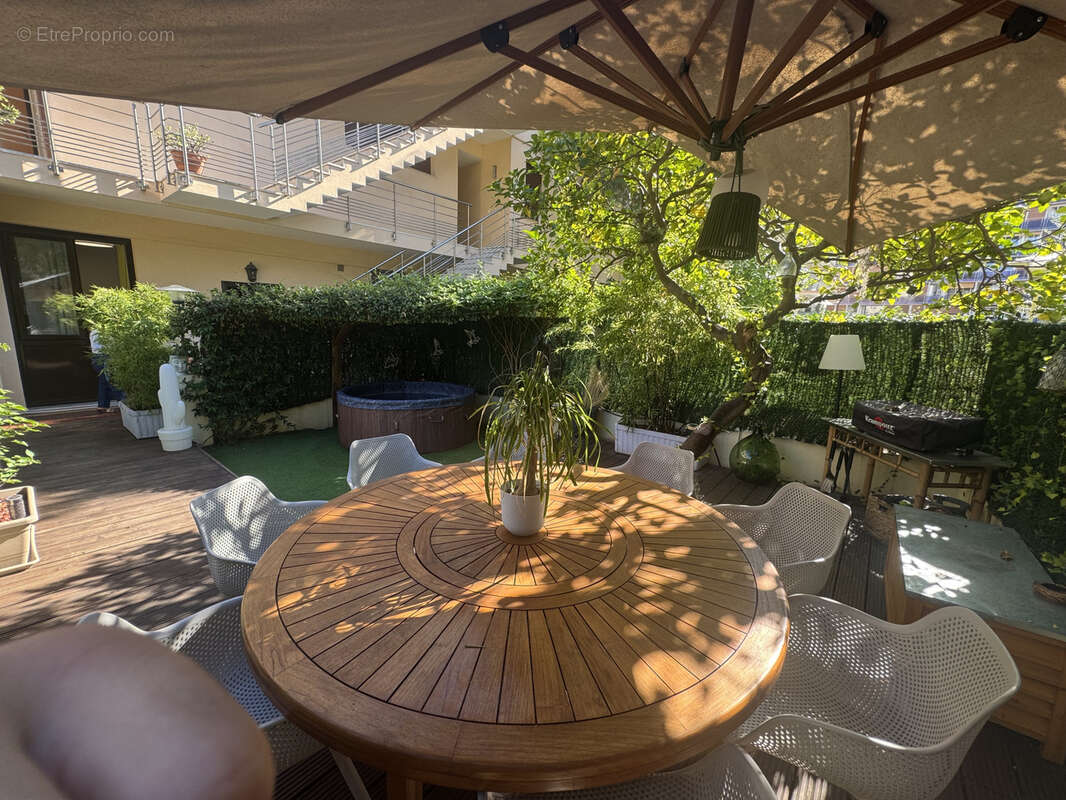 Appartement à ROQUEBRUNE-CAP-MARTIN