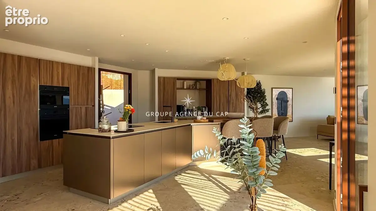 Les issambres villa vue mer panoramique 7 pieces avec piscine cuisine d ete garage 4 voitures - photo 9