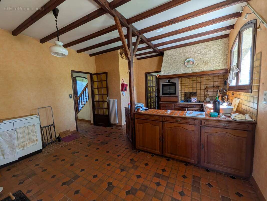 Appartement à PINS-JUSTARET