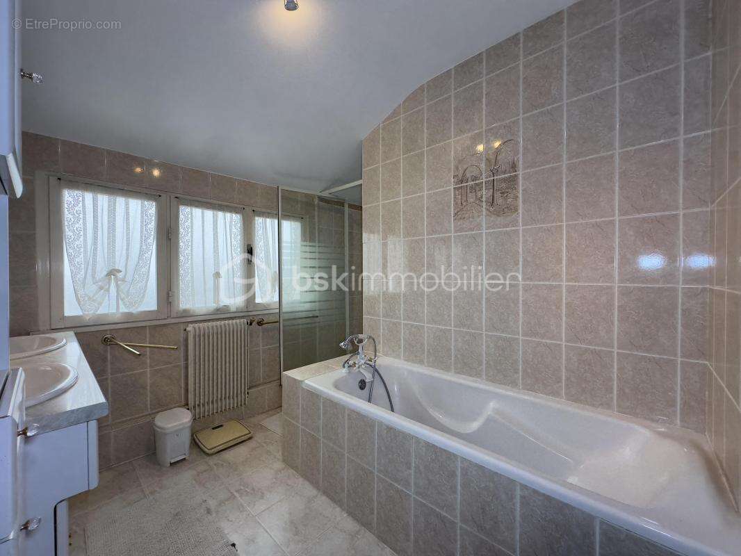 Maison à TREMBLAY-EN-FRANCE