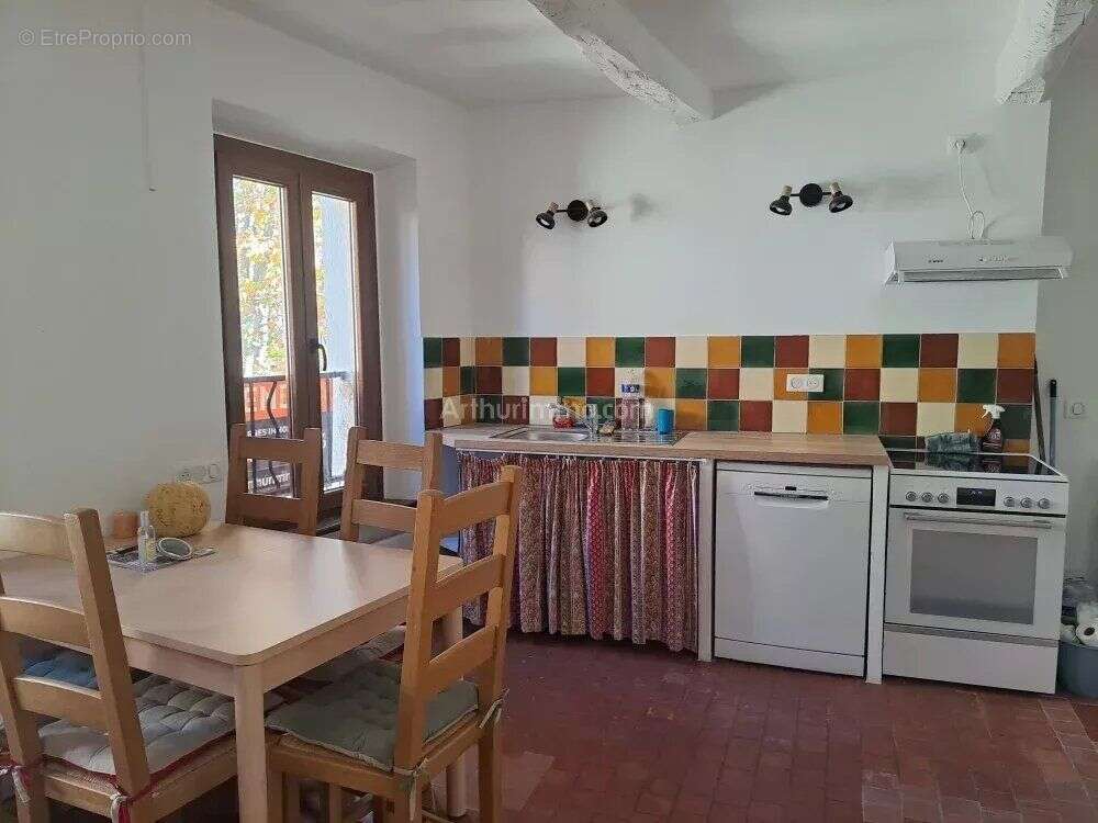 Appartement à SALERNES