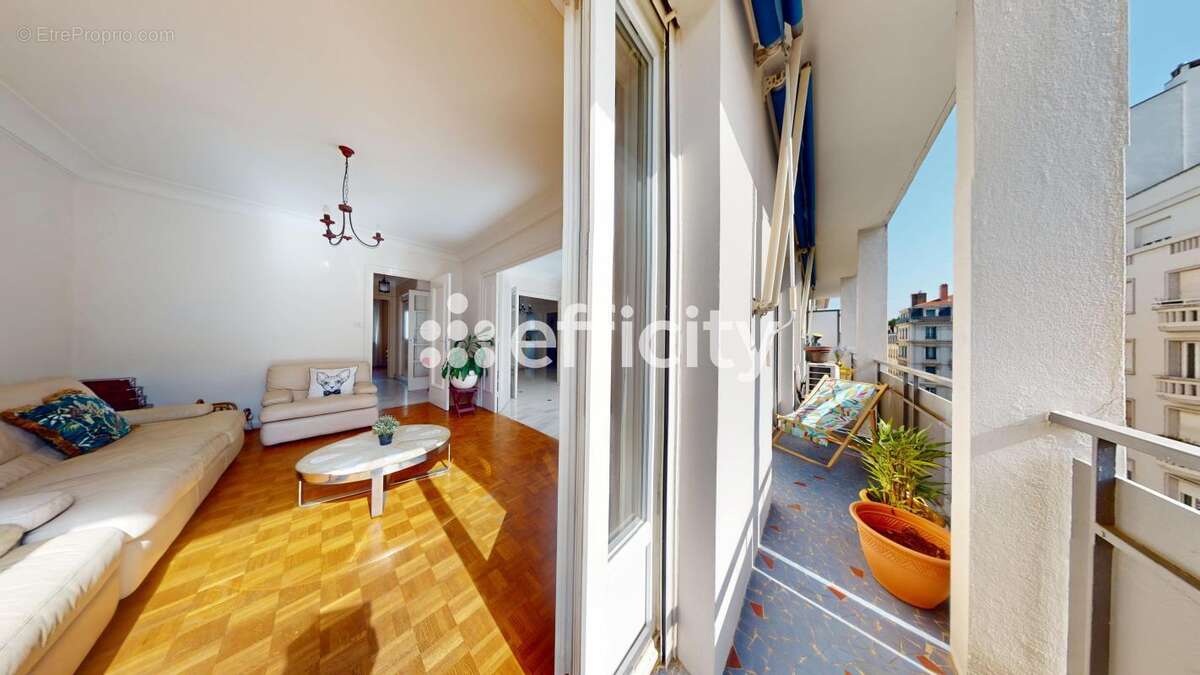 Appartement à LYON-6E