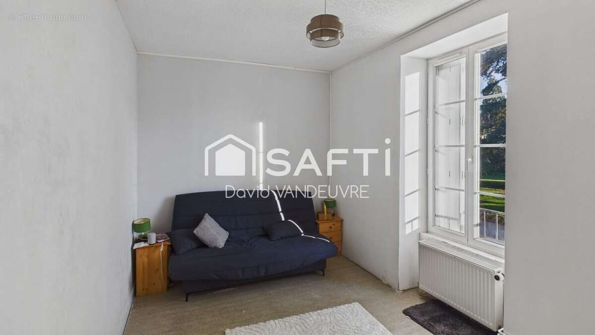 Commerce 189 m² à La Chatre  - photo 8