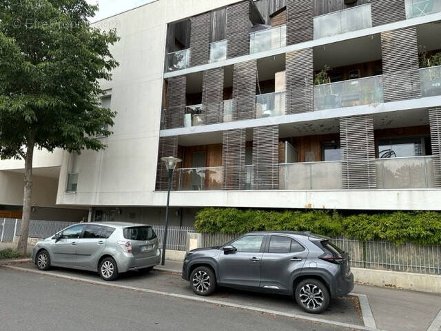 Appartement 29 m² à Les Ulis  - photo 1