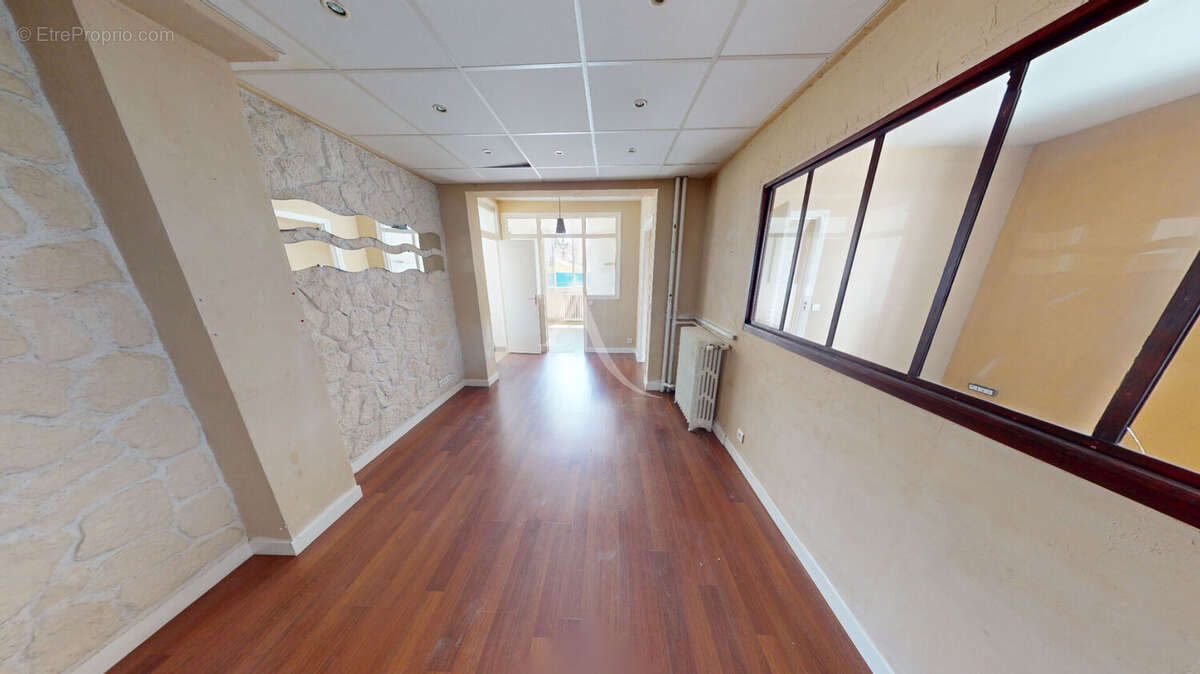 Appartement à LES LILAS