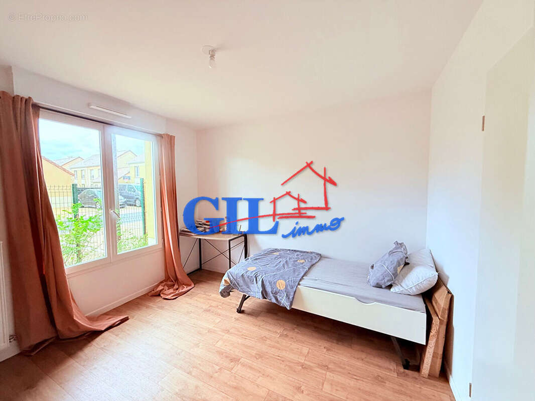 Appartement à SAVIGNY-LE-TEMPLE