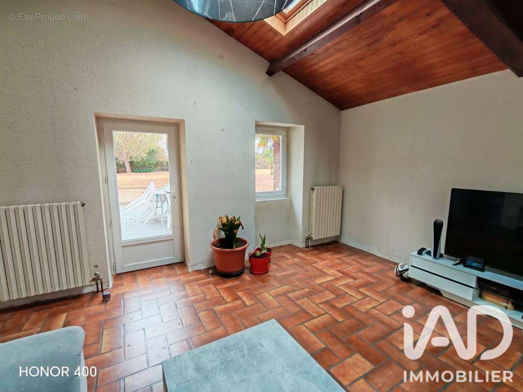 Maison 145 m² à Saint-Aubin-Du-Plain  - photo 6