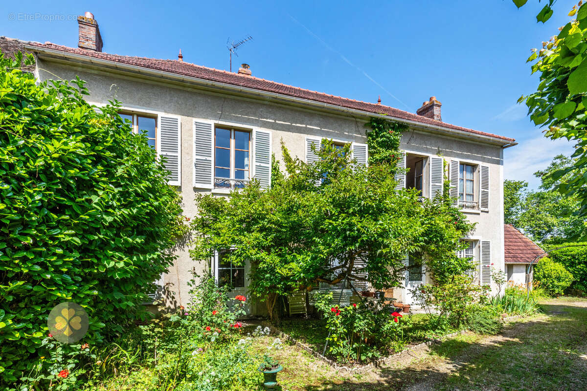 Maison à THOIRY