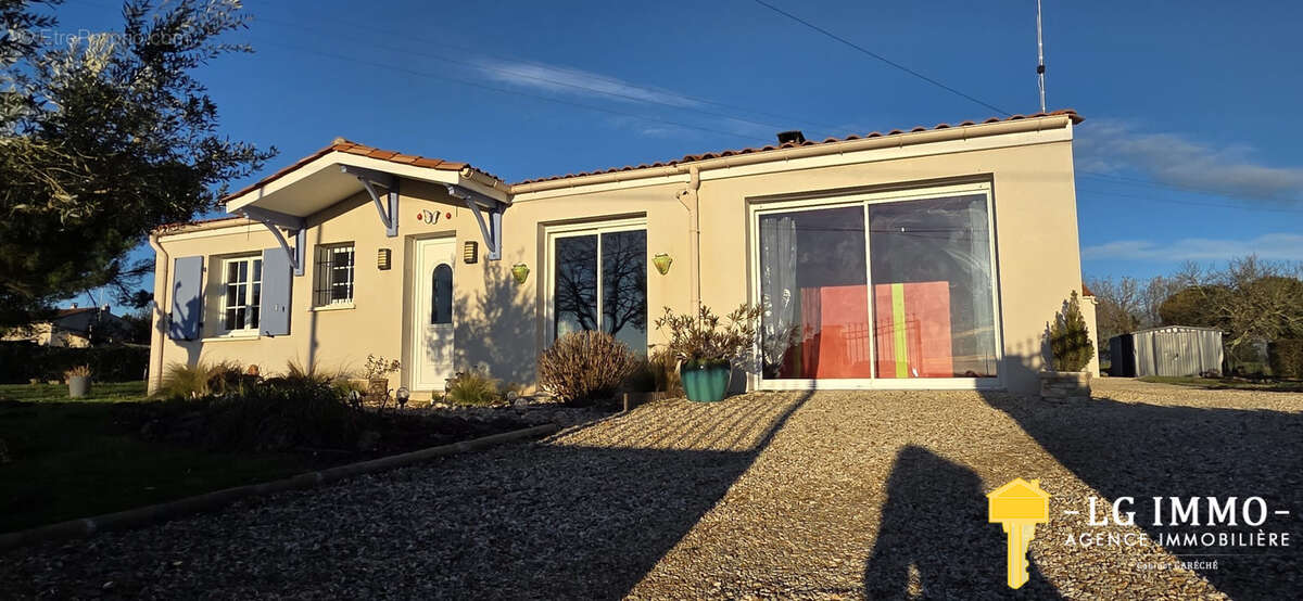 Maison à SAINT-FORT-SUR-GIRONDE