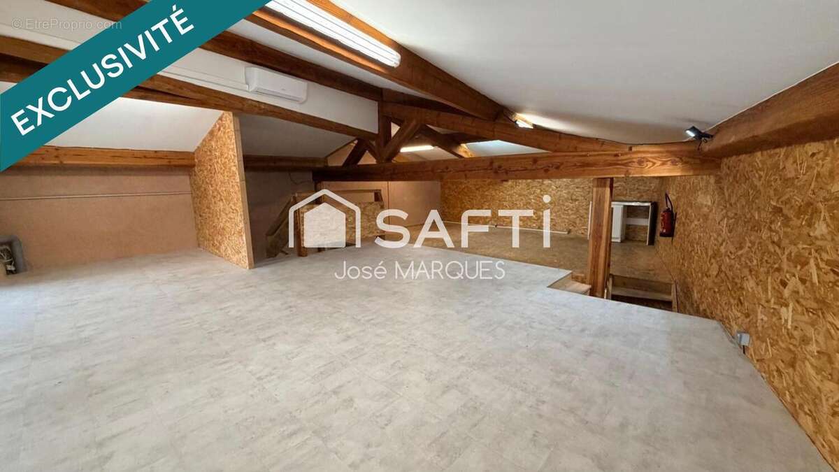 Commerce 215 m² à Cogolin  - photo 4