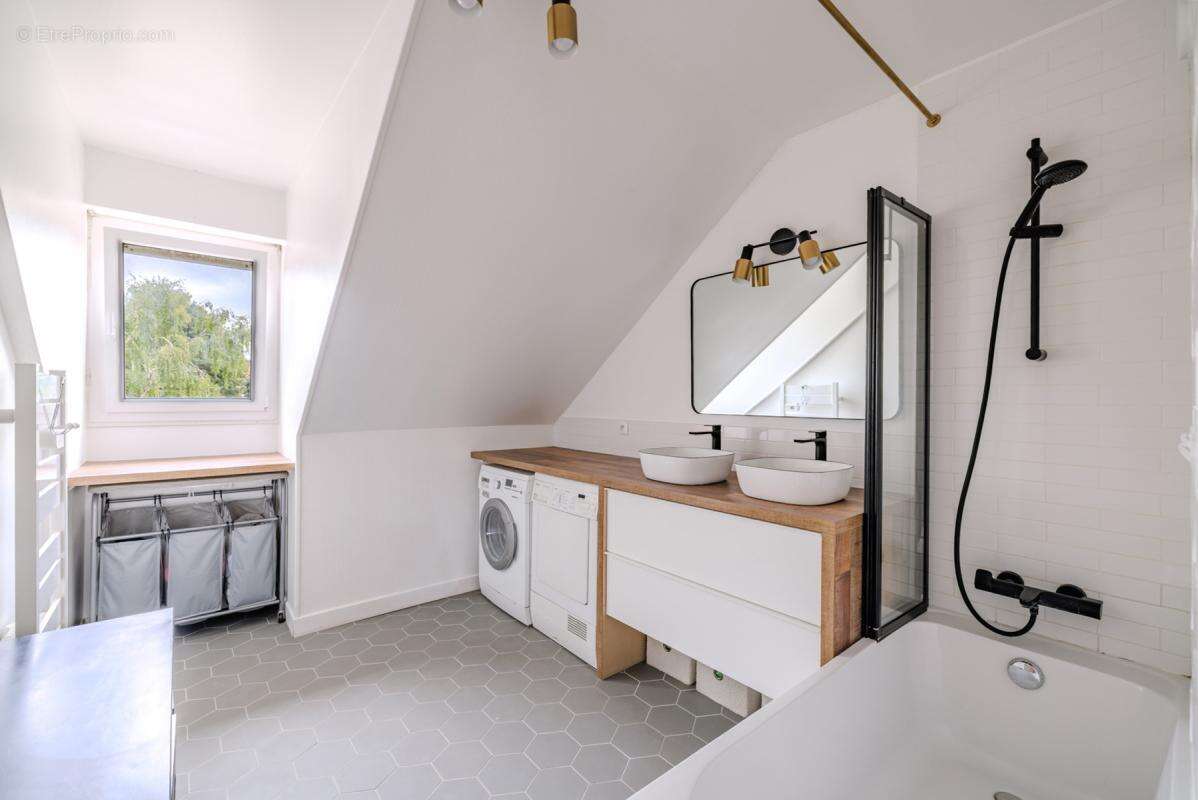 Appartement à SAINT-NOM-LA-BRETECHE