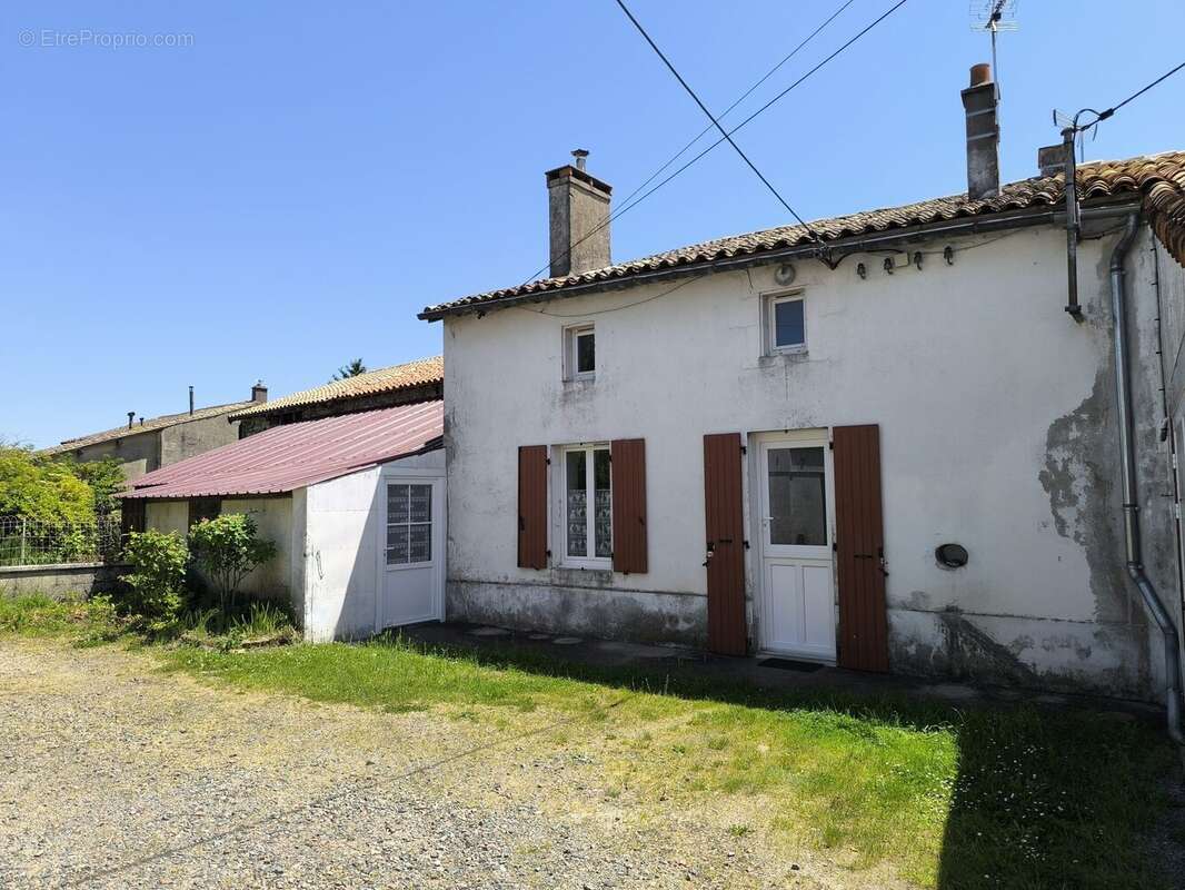 Maison 99 m² à Maire-Levescault  - photo 3