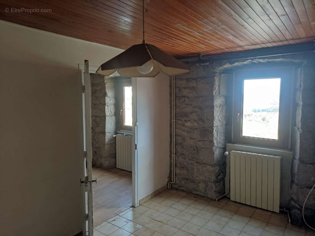 Maison à CHALENCON