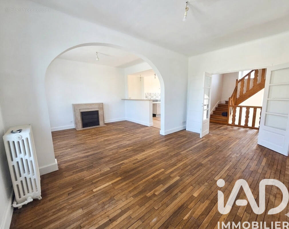 Photo 1 - Appartement à LOUZE