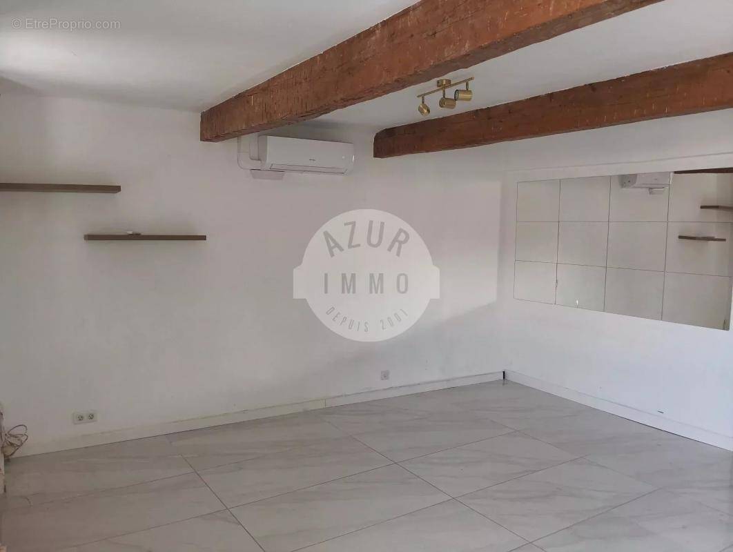 Appartement à SAINT-ZACHARIE