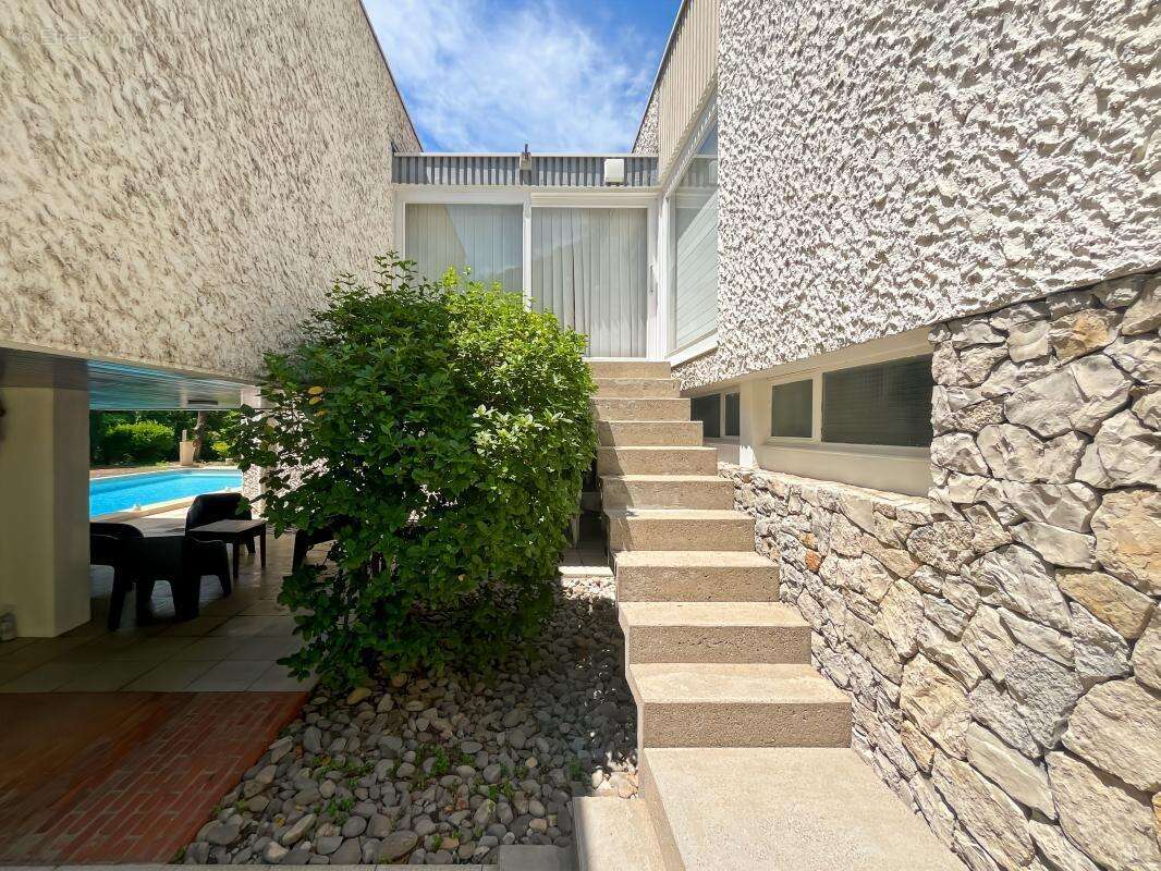 Maison d’architecte signée Claude Calmette, au cœur de Loriol-sur-Drôme - photo 5