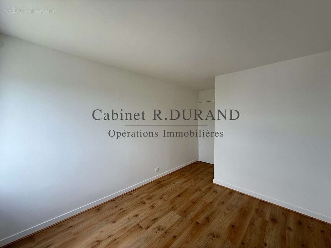 Appartement à LA GARENNE-COLOMBES