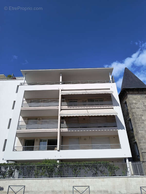 BRIVE bel appartement excellent état avec  Terrasse et balcon. - photo 3
