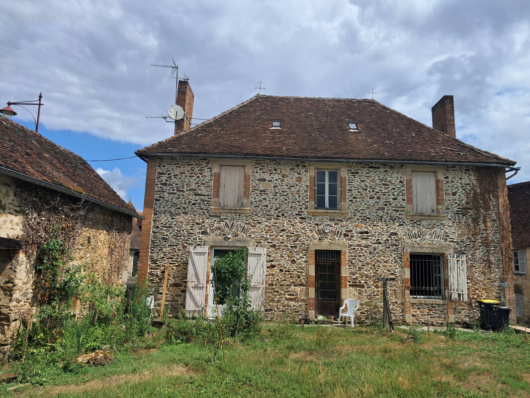 Maison à BENAYES