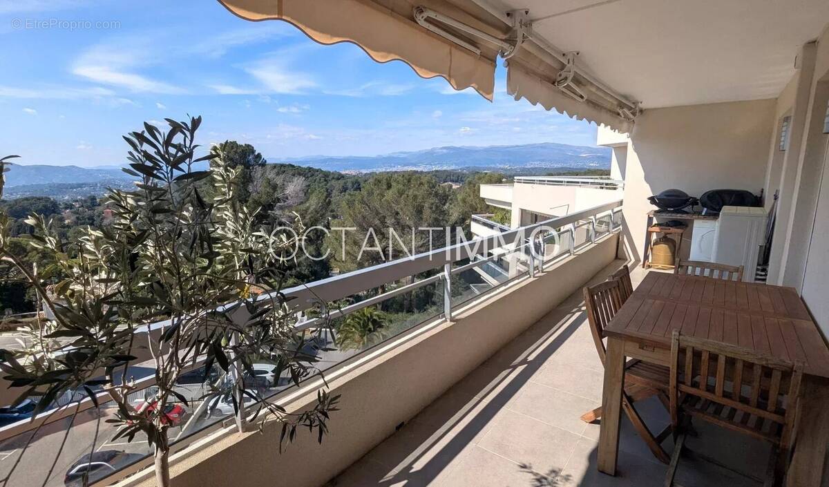 Appartement à MOUGINS
