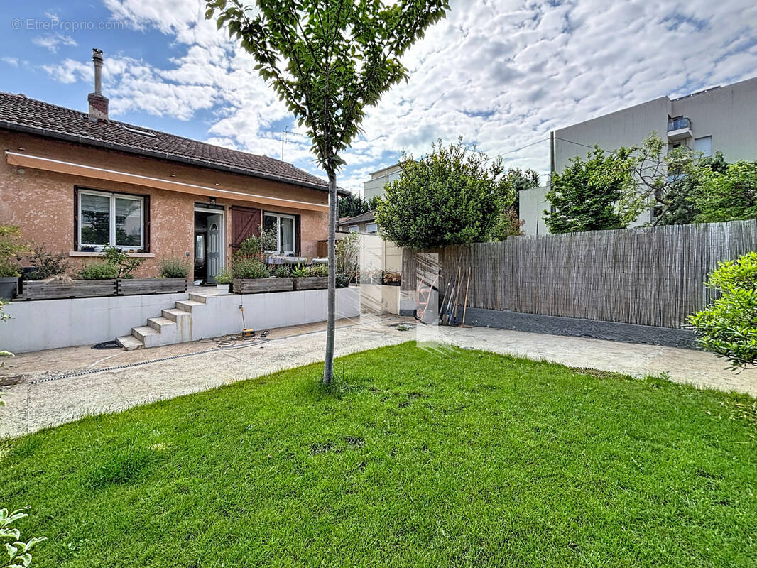 Maison à VILLEURBANNE