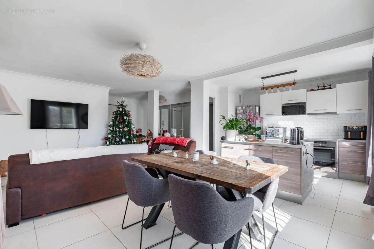 Appartement à COGOLIN