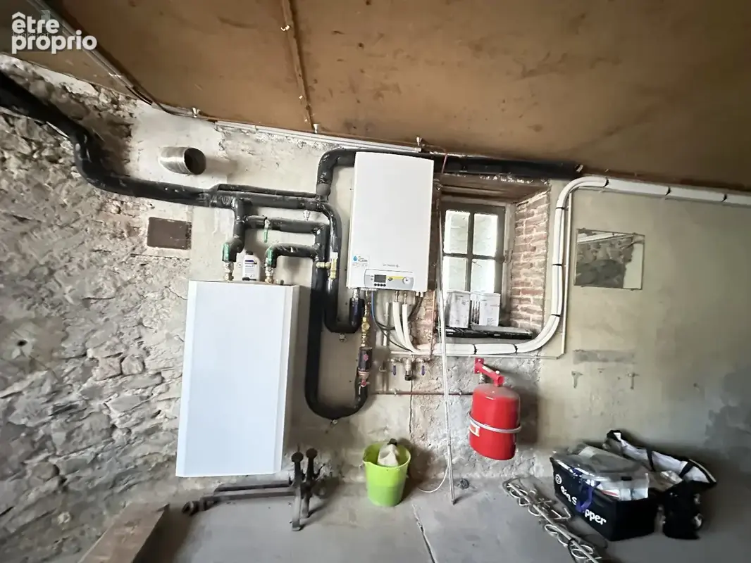 Maison en pierre, rénovée avec charme et authenticité dans un village de caractère - photo 9