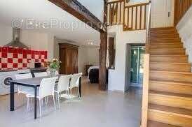 Maison à LA ROCHE-CHALAIS