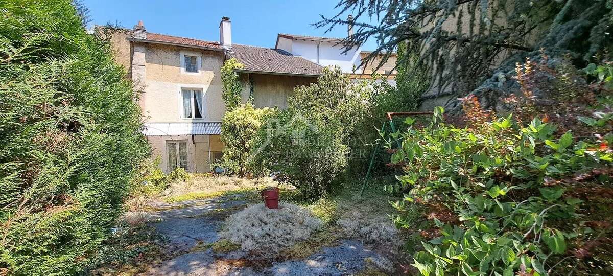 Maison à THIAUCOURT-REGNIEVILLE