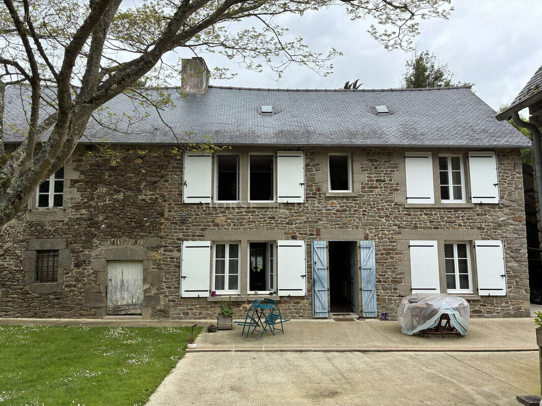 Maison à PLOUER-SUR-RANCE