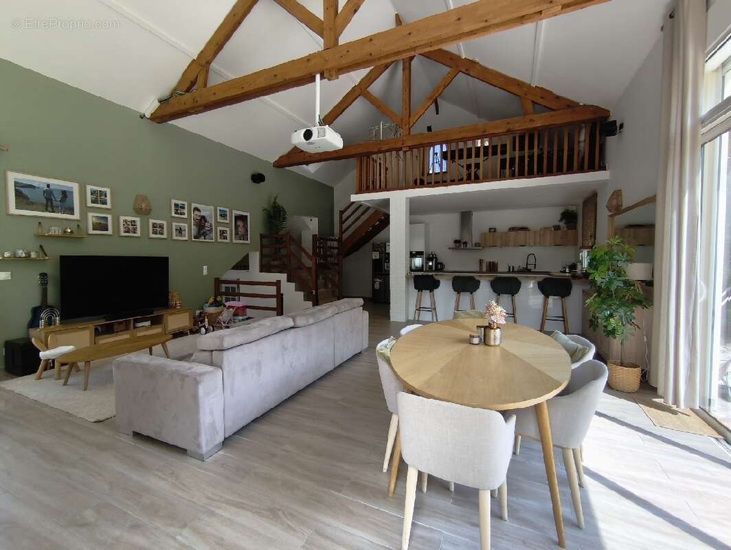 Maison 176 m² à Nesles-La-Vallee  - photo 10